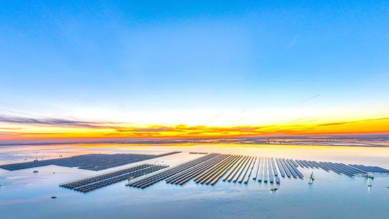 Китай запустил крупнейшую в мире морскую СЭС на 1 ГВт