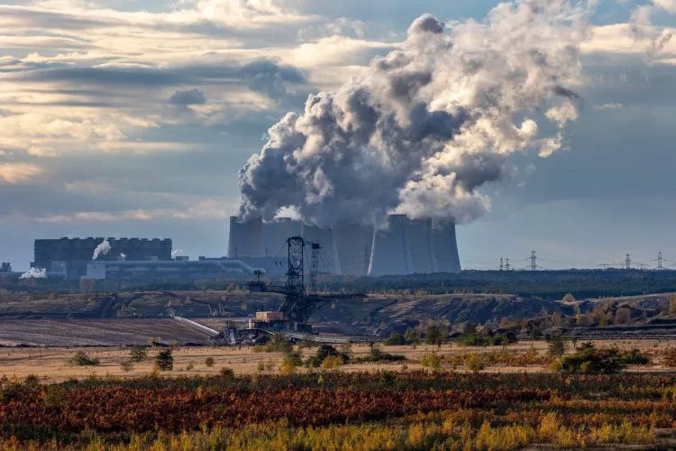 ЕС достиг соглашения о сокращении выбросов парниковых газов на 90% к 2040 году