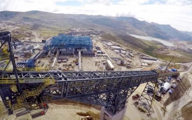 После достижения полного объема производства Лас-Бамбас станет одним из крупнейших в мире медных рудников