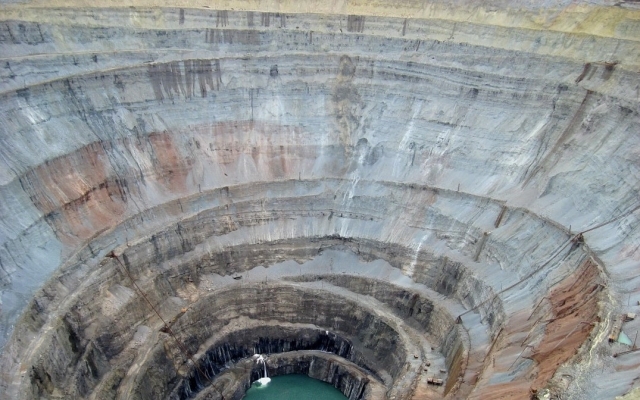 Рудник рудника «Мир» начал работу в 2009 году