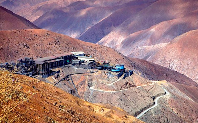 Серро Линдо цинково-медно-свинцовый рудник в Перу.
