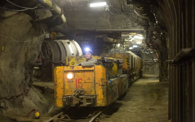 Международный алмазный рудник, расположенный недалеко от города Мирный, произвел 2,2 миллиона каратов в 2019 году