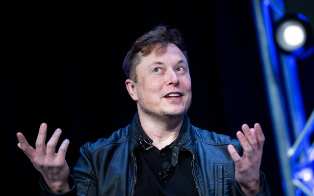 Генеральный директор Tesla Илон Маск выступает на Battery Day 2020 