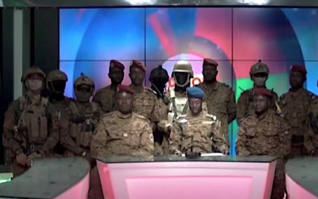 Армейские офицеры выступили по государственному телевидению