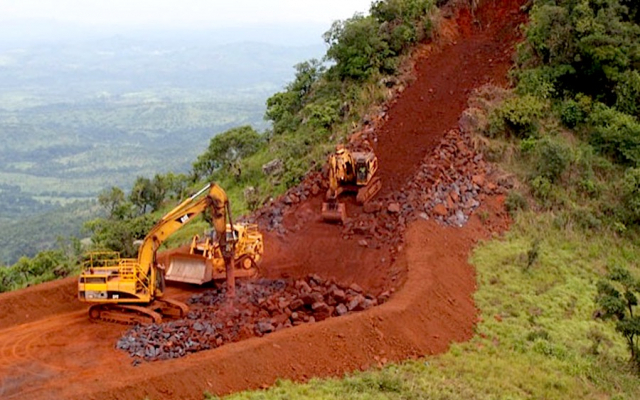 Симанду является одним из самых больших и богатых запасов железной руды в мире