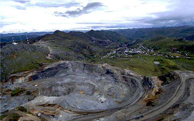 Рудник Атакоча находится в провинции Паско, Перу