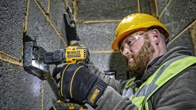 Дриль-шурупокрут акумуляторна безщіткова DeWALT DCD708N