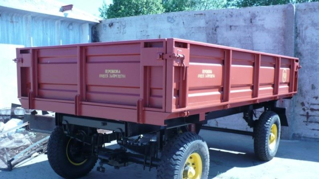 Тракторный прицеп 2ПТС-4
