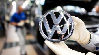 следующий VW Golf, бестселлер компании, не должен производиться Tesla или поставляться из Китая