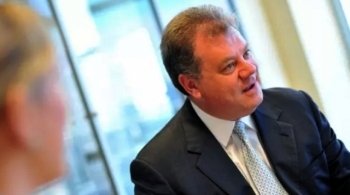 Гарри Джонс покинул пост главы Лондонской биржи металлов после критики со стороны брокеров и трейдеров