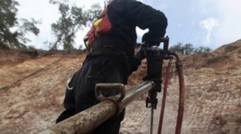  Канделария установила буровую установку и инициировала бурение по 2000-метровой программе бурения