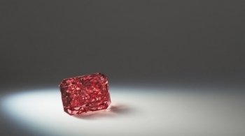 Необычный красный бриллиант, добытый  Rio Tinto