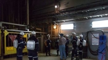 Спасатели эвакуировали еще одного рабочего из затопленной шахты