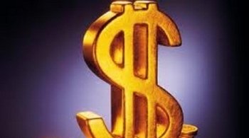 стоимость доллара имеет обратную корреляцию с ценой на золото