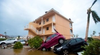 Автомобили свалили друг на друга в Мариго, Сен-Мартен. Ураган Ирма