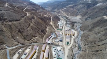 Строительство медного рудника в Перу.