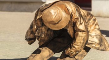 Цена на золото потеряла импульс в пятницу.