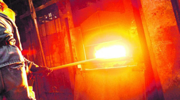 Запасы олова сократились на 2600 тонн в период с конца июня до середины августа.