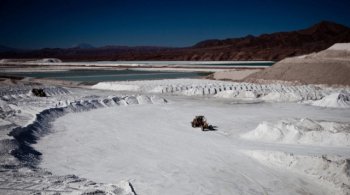 Литиевый рудник Soquimich (SQM) на соляной равнине Атакама