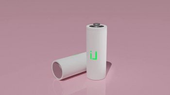 стеклообразный Li превосходит по электрохимической обратимости 