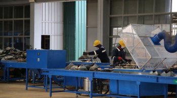 Завод по переработке электронных отходов в Руанде