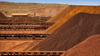 Груды железной руды на мысе Ламберт