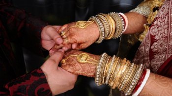 спрос на ювелирные изделия, монеты и слитки в прошлом году подскочил на 79%