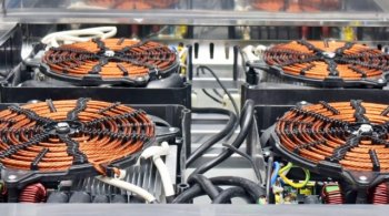 10 050 долларов за тонну