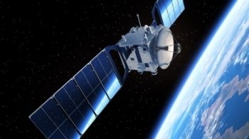 Спутник связи на орбите Земли